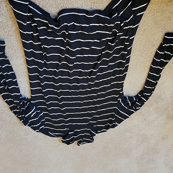 Larry Levine Turtleneck Striped Women's Tunic Top Size large black & white used - Picture 3 of 8